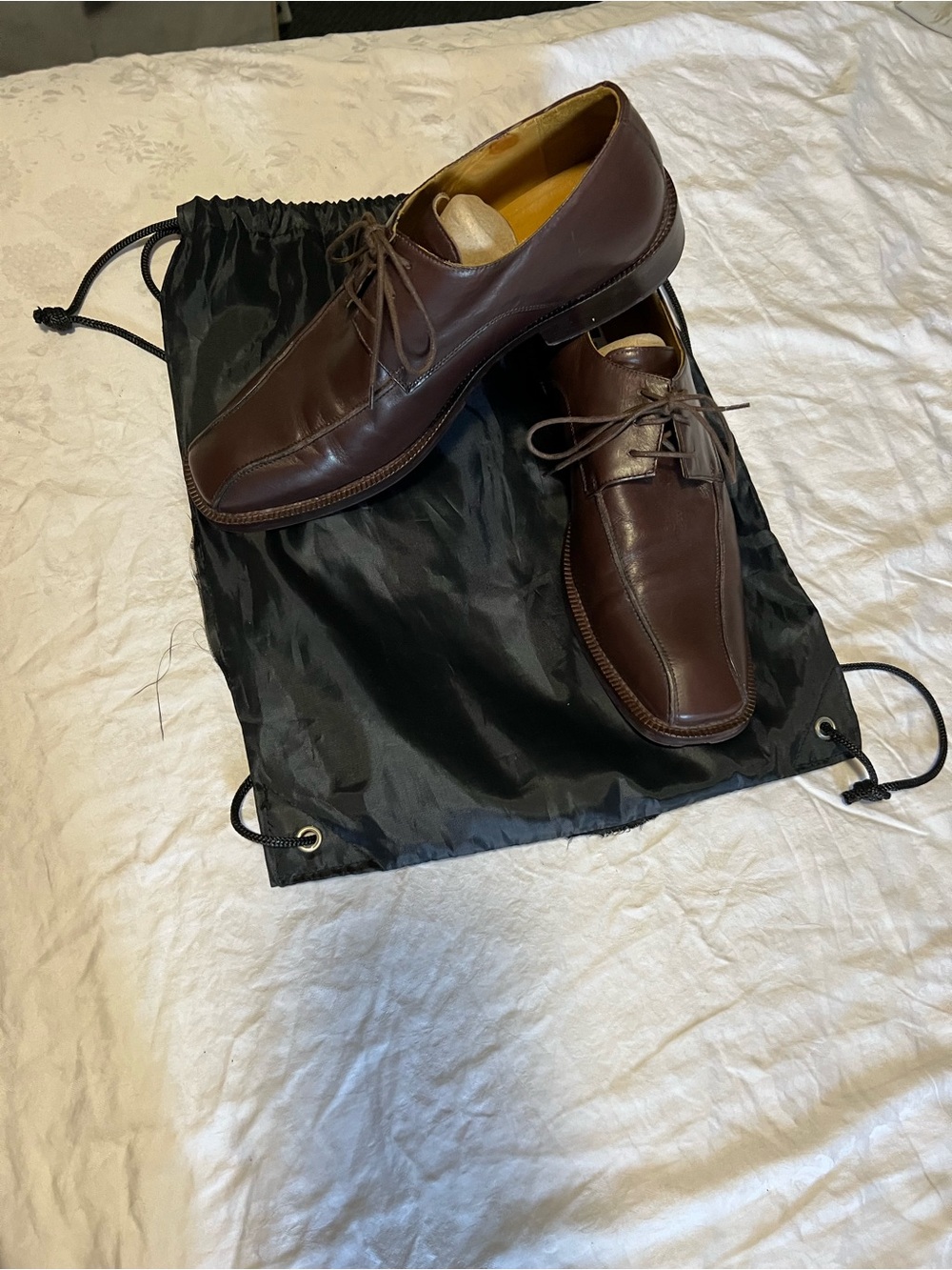 EUC Bachrach men’s dark brown leather shoes